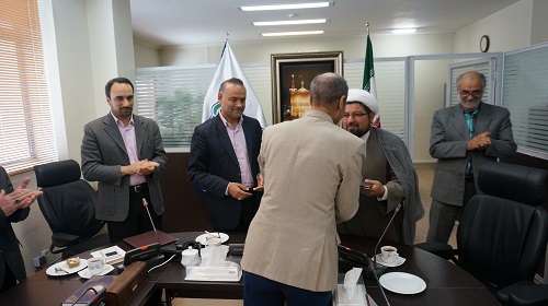 تجلیل از همکار جانباز اداره کل ارتباطات و فناوری اطلاعات استان خراسان رضوی