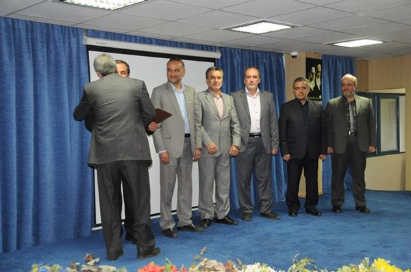 برگزاری مراسم تجلیل و تقدیر  از جانبازان و فرزندان شهید شاغل در ادارات تابعه
