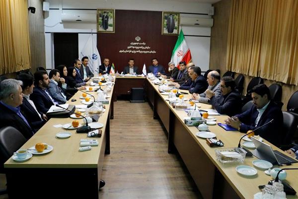 حذف موازی‌کاری‌ها و الکترونیکی نمودن فرآیندهای سازمانی، لازمه توسعه دولت و خدمات الکترونیکی در استان